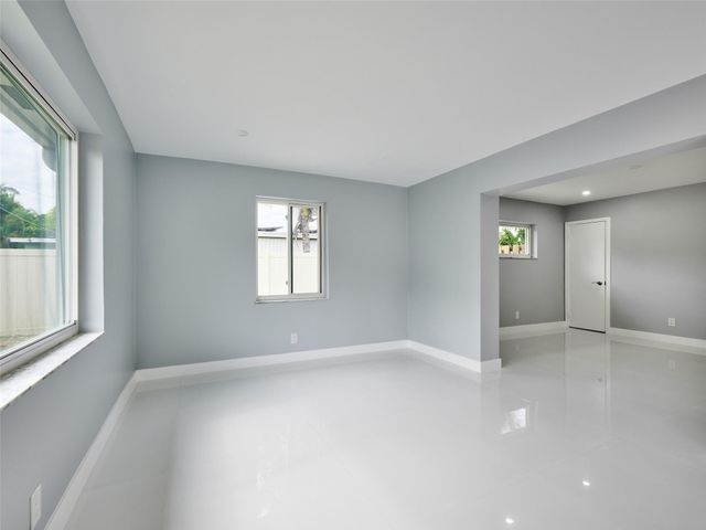 440 NW 37th Street, Oakland Park, FL 33309