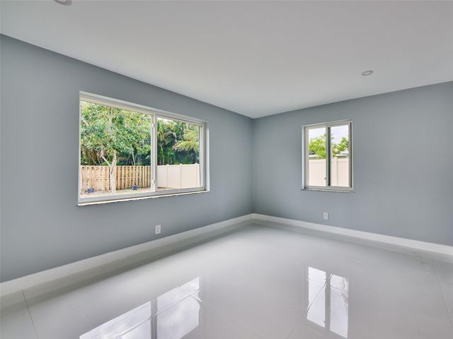 440 NW 37th Street, Oakland Park, FL 33309