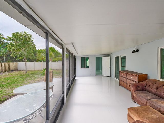 440 NW 37th Street, Oakland Park, FL 33309