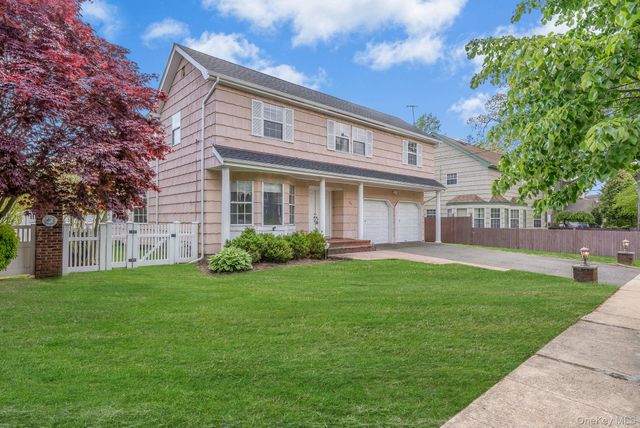104 Locust Avenue, Rockville Centre, NY 11570