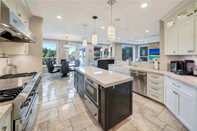 19225 Briarfield Way, Tarzana, CA 91356