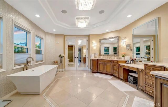 19225 Briarfield Way, Tarzana, CA 91356