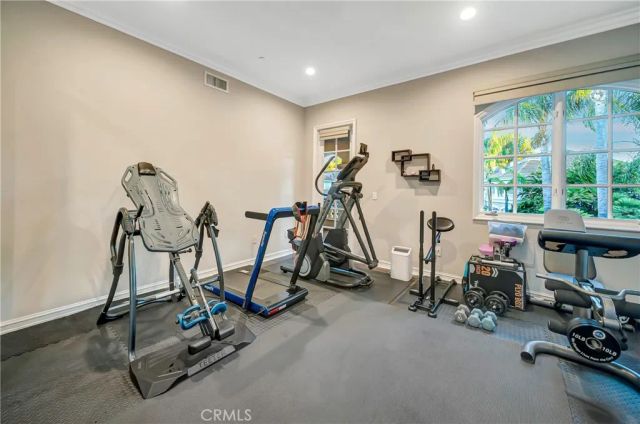 19225 Briarfield Way, Tarzana, CA 91356
