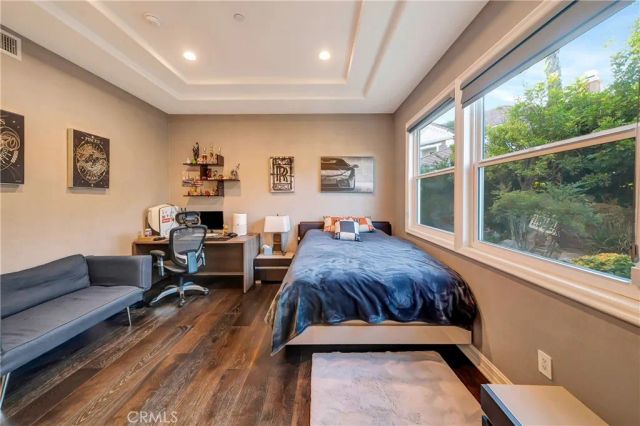 19225 Briarfield Way, Tarzana, CA 91356