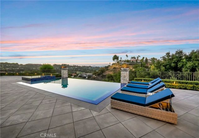19225 Briarfield Way, Tarzana, CA 91356