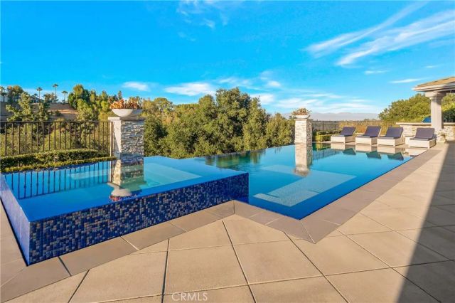 19225 Briarfield Way, Tarzana, CA 91356