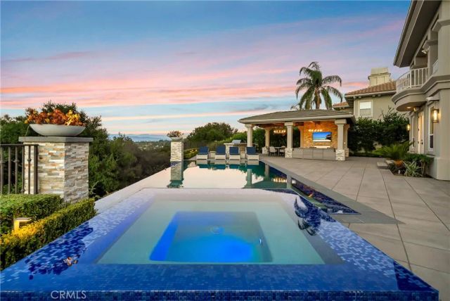 19225 Briarfield Way, Tarzana, CA 91356