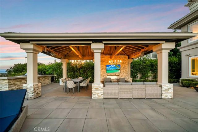 19225 Briarfield Way, Tarzana, CA 91356
