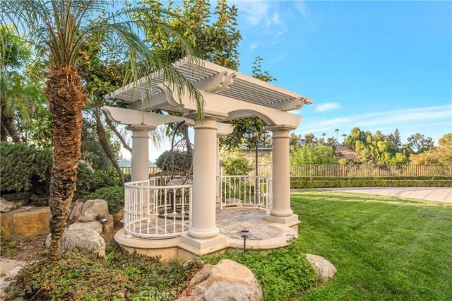 19225 Briarfield Way, Tarzana, CA 91356