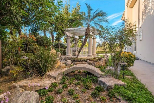 19225 Briarfield Way, Tarzana, CA 91356