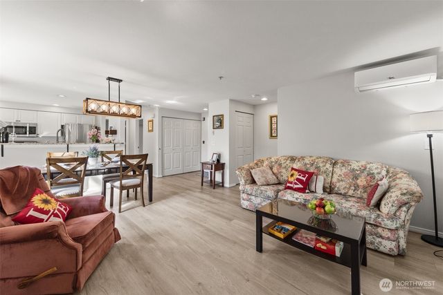 4423 249th Terrace SE, Issaquah, WA 98029