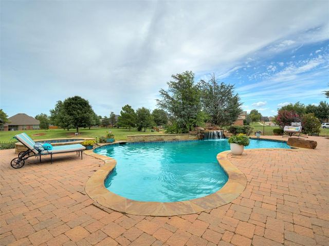 9525 SW 35th Terrace, Oklahoma City, OK 73179