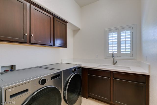562 Via Alhambra Court, Las Vegas, NV 89123