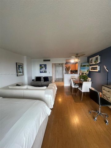 12500 NE 15th Ave 512, North Miami, FL 33161