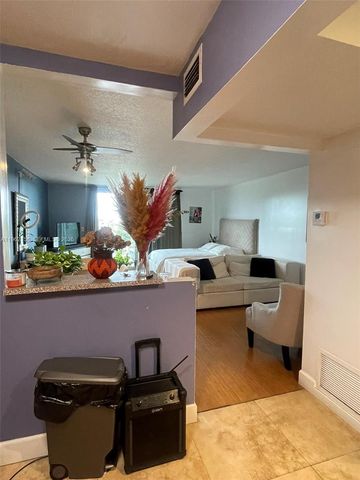 12500 NE 15th Ave 512, North Miami, FL 33161