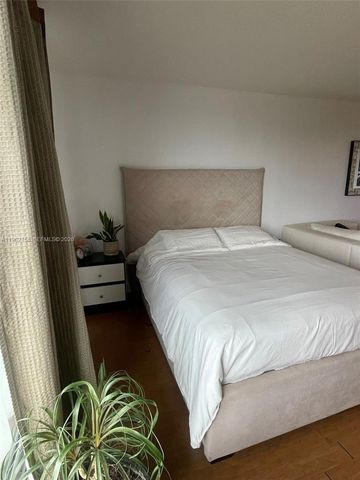 12500 NE 15th Ave 512, North Miami, FL 33161