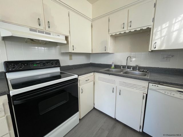 2004 E 22ND ST, Cheyenne, WY 82001