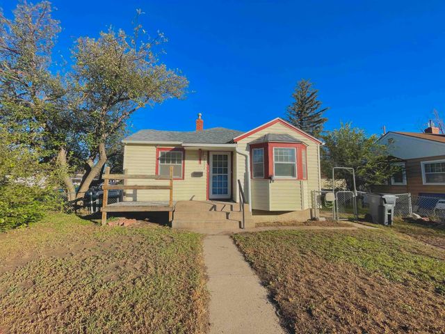 2004 E 22ND ST, Cheyenne, WY 82001