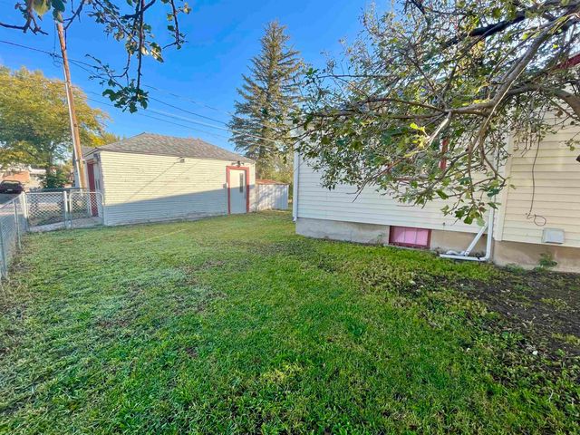 2004 E 22ND ST, Cheyenne, WY 82001