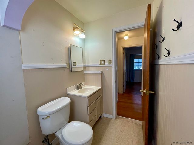 2004 E 22ND ST, Cheyenne, WY 82001