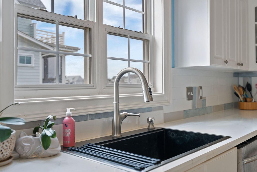 Image 10 of property listing at 3055 Maritime Forest Drive, Johns Island, SC 29455