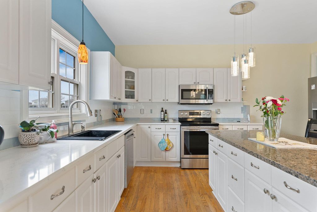 Image 8 of property listing at 3055 Maritime Forest Drive, Johns Island, SC 29455