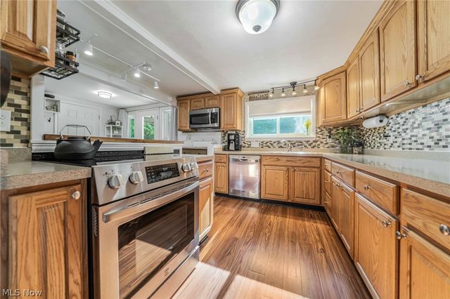543 N Lake Street, Madison, OH 44057