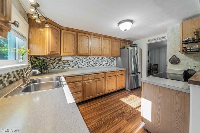 543 N Lake Street, Madison, OH 44057