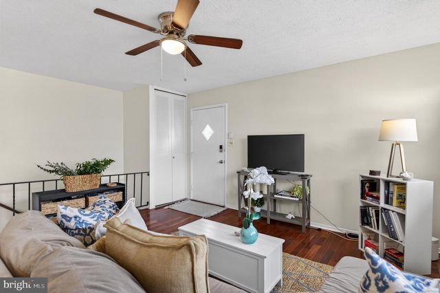 462 WORTHINGTON RD, Millersville, MD 21108