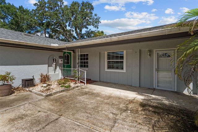 7002 APPLEWOOD COURT, Tampa, FL 33615