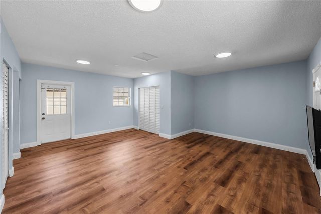 7002 APPLEWOOD COURT, Tampa, FL 33615