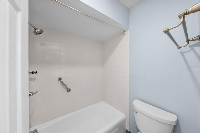 7002 APPLEWOOD COURT, Tampa, FL 33615