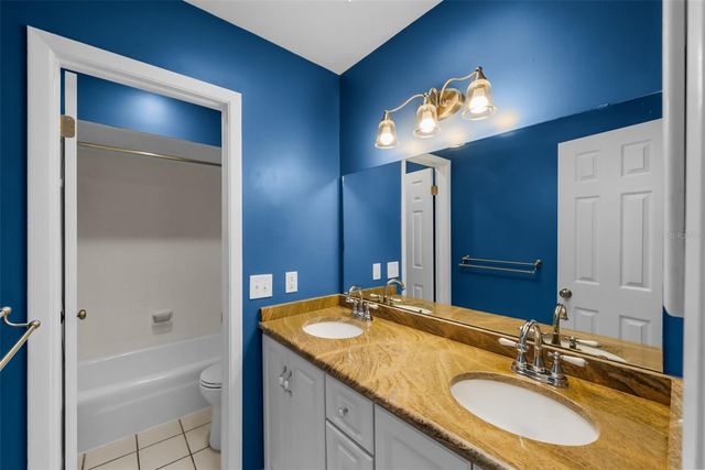 7002 APPLEWOOD COURT, Tampa, FL 33615