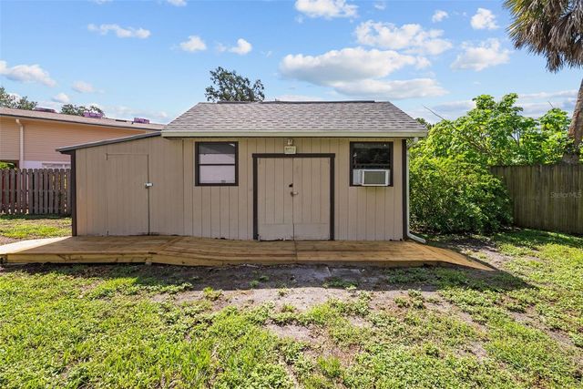7002 APPLEWOOD COURT, Tampa, FL 33615