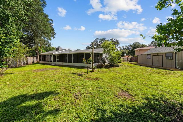 7002 APPLEWOOD COURT, Tampa, FL 33615