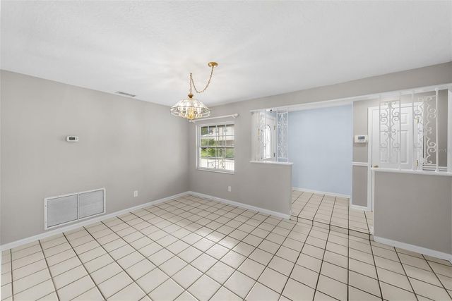 7002 APPLEWOOD COURT, Tampa, FL 33615