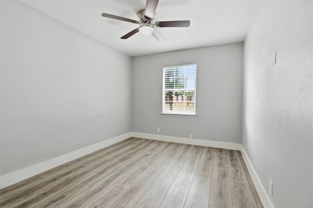 205 W Huitt Lane, Euless, TX 76040
