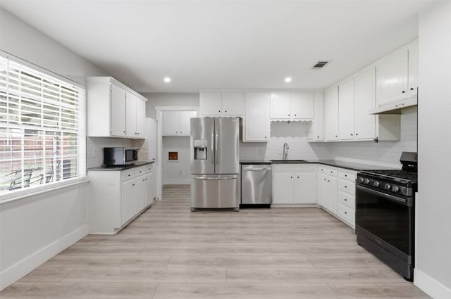 205 W Huitt Lane, Euless, TX 76040