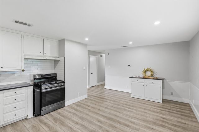 205 W Huitt Lane, Euless, TX 76040