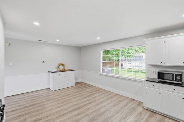 205 W Huitt Lane, Euless, TX 76040