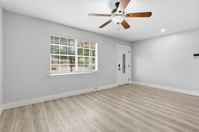 205 W Huitt Lane, Euless, TX 76040