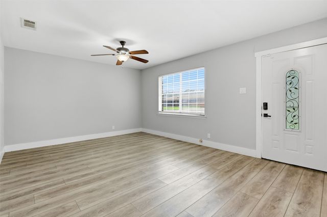 205 W Huitt Lane, Euless, TX 76040