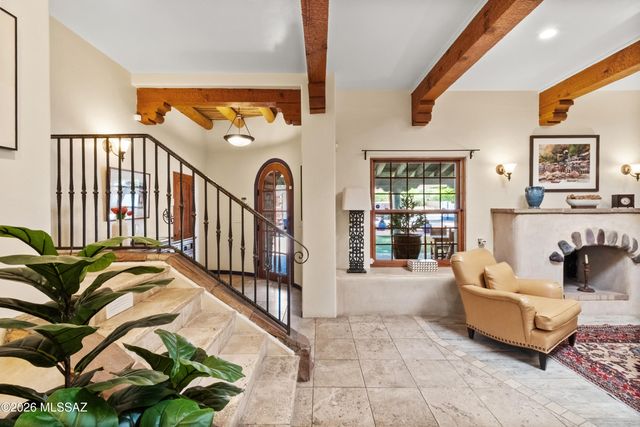1125 E Seneca Street, Tucson, AZ 85719