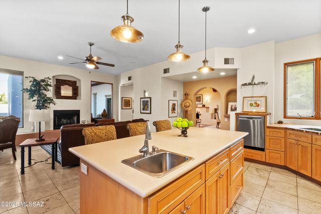 1125 E Seneca Street, Tucson, AZ 85719