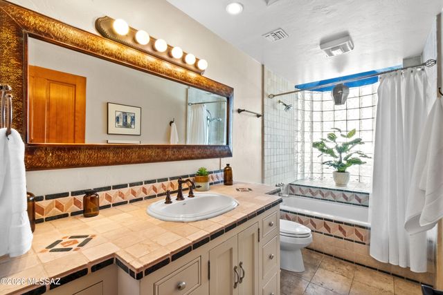1125 E Seneca Street, Tucson, AZ 85719