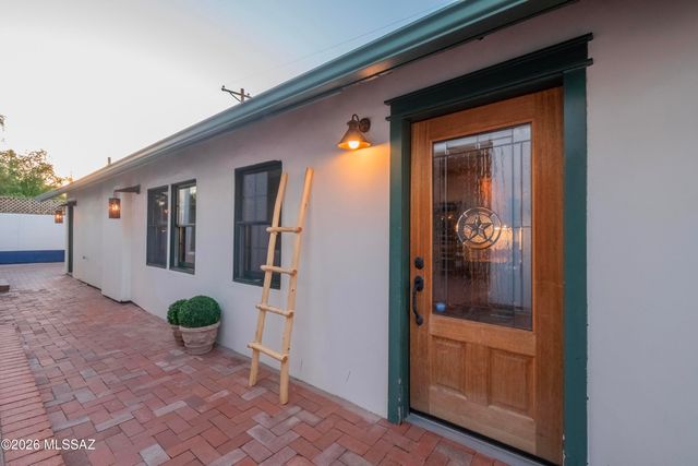 1125 E Seneca Street, Tucson, AZ 85719