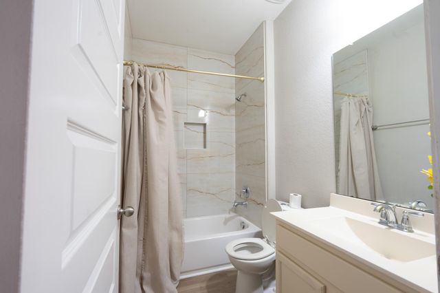1991 Honey Meadow Lane, Pearland, TX 77089