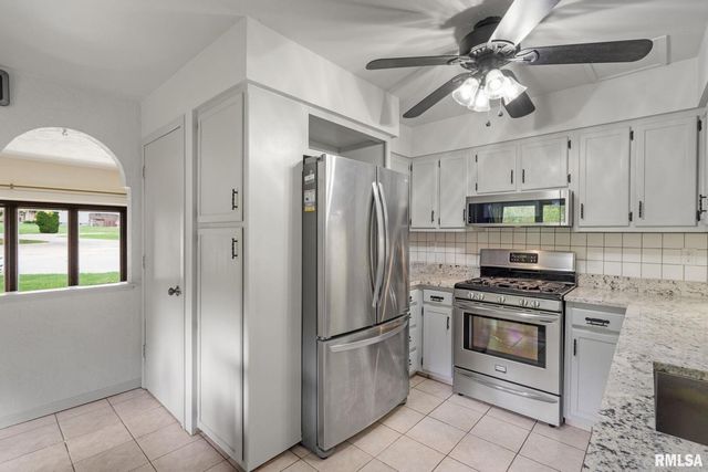 4622 30TH Avenue Court, Rock Island, IL 61201