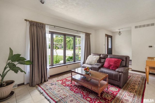 4622 30TH Avenue Court, Rock Island, IL 61201