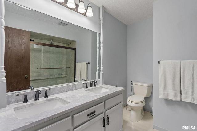 4622 30TH Avenue Court, Rock Island, IL 61201